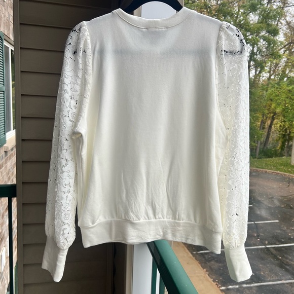 🆕 Karen Kane Lace Sweatshirt Top White Cream Medium Feminine Casual Sweater - Picture 5 of 14